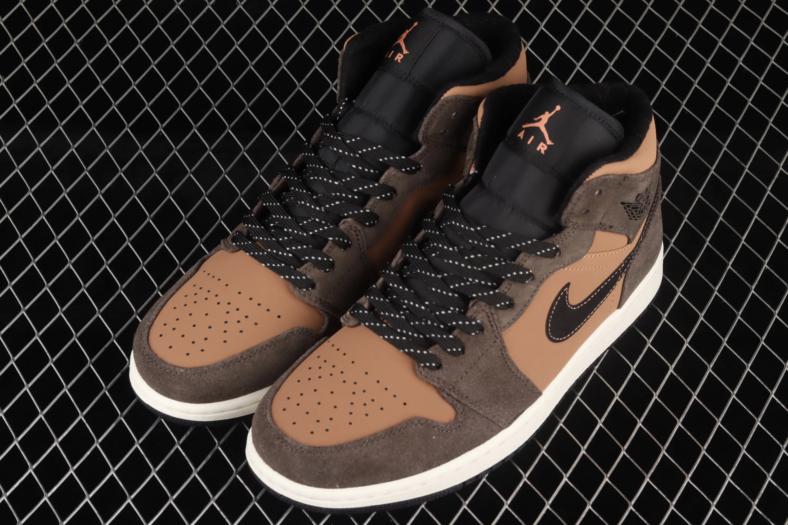 All categories Air Jordan Jordan series basketball shoes Air Jordan 1 Mid G version pure original Air Jordan 1 Mid AJ1 Joe 1 earth brown DC7294-200